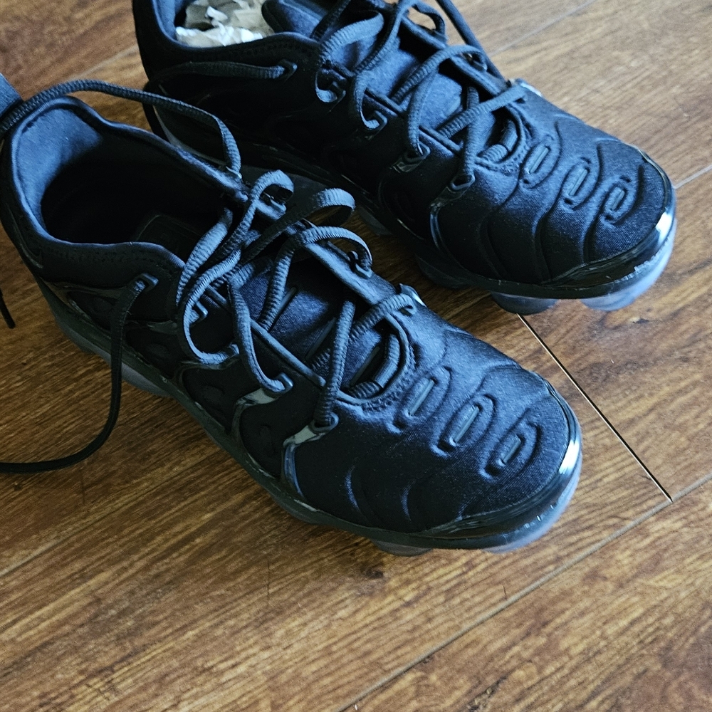 Women's Nike Air Vapormax Plus - Picture 2 of 4